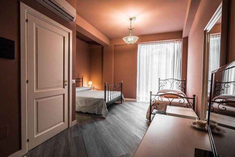 Hotel Residenza Cavour à Acireale Extérieur photo