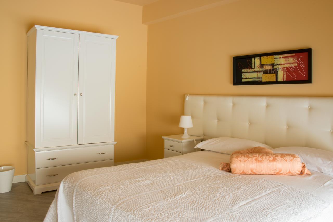 Hotel Residenza Cavour à Acireale Extérieur photo