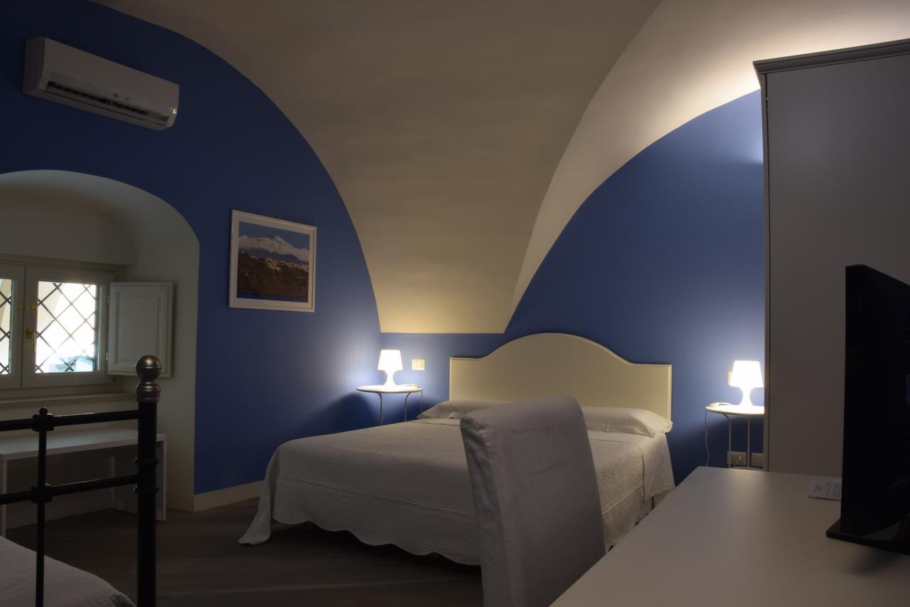 Hotel Residenza Cavour à Acireale Extérieur photo